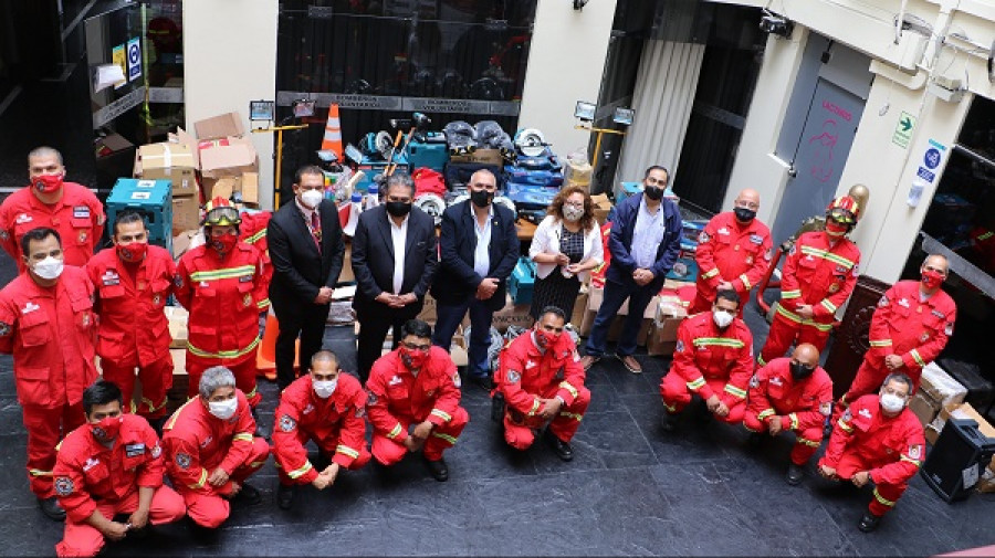 Evento de entrega de equipos de búsqueda y rescate. Foto: Intendencia Nacional de Bomberos del Perú