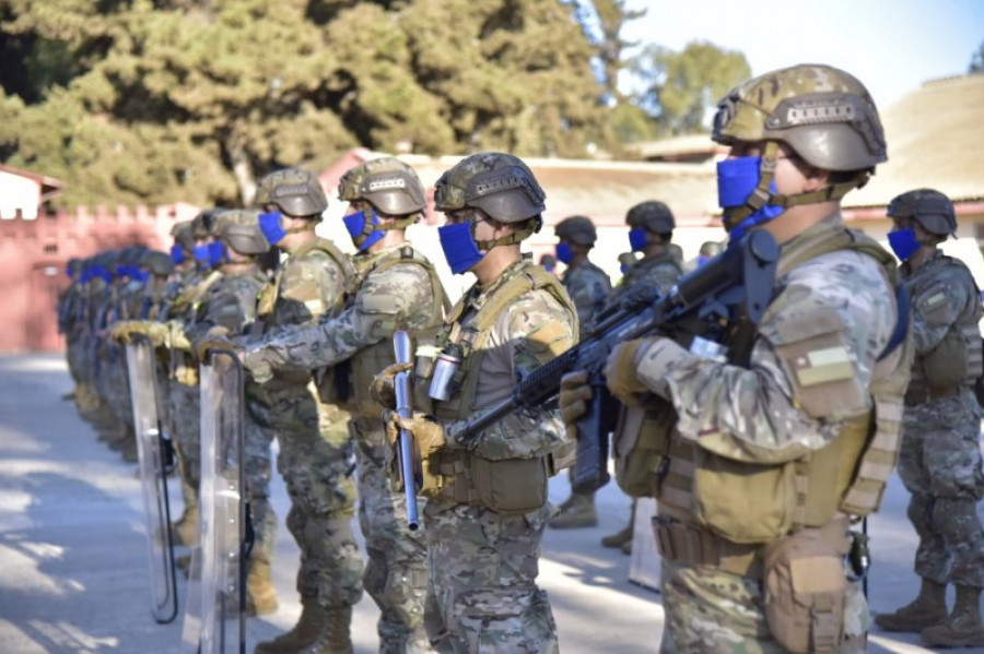 Infantes de Marina con equipamiento antidisturbios. Foto: Armada de Chile