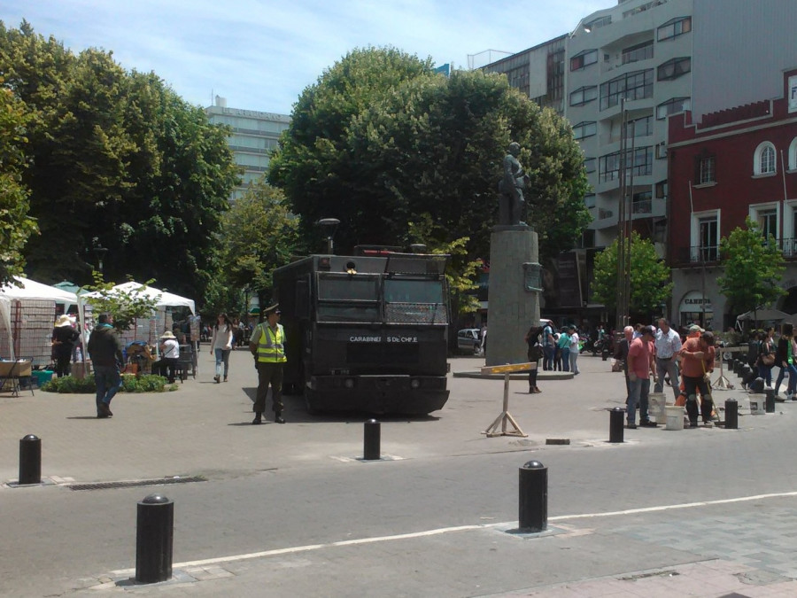 Bus blindado Mowag L-914 en la plaza de armas de Concepción. Foto: GAMV65