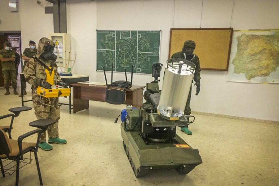 Prueba con el robot Atila. Foto: Ejército de Tierra