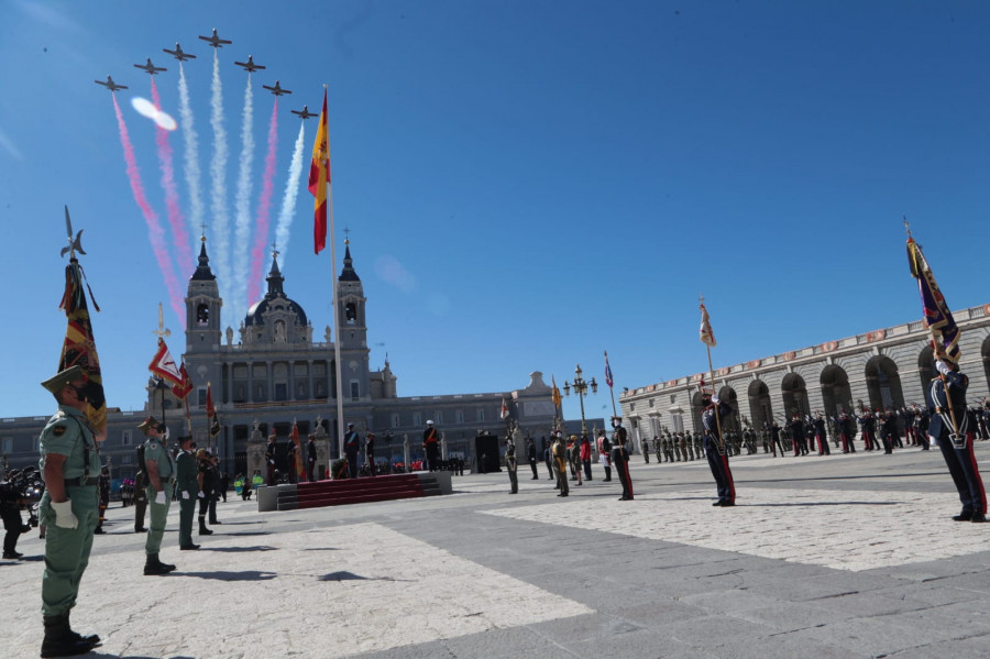 Pasada de la Patrulla Águila durante el tradicional homenaje a los caídos. Foto: Ministerio de Defensa