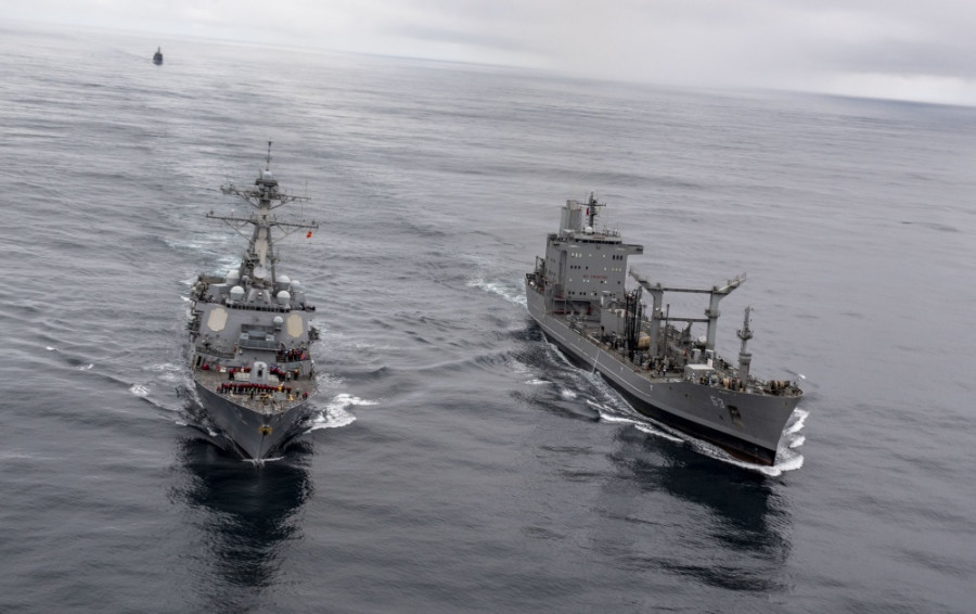 Destructor USS Michael Murphy y petrolero chileno Araucano en maniobra Logos en el ejercicio Teamwork South 2019. Foto: US Navy