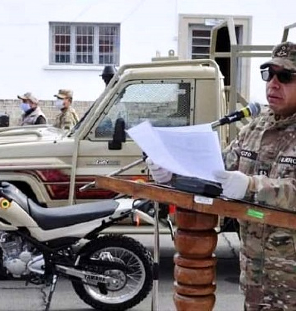 El jefe del Estado Mayor General, general Pozo, en el acto de entrega de los vehículos. Foto: Ejército de Bolivia