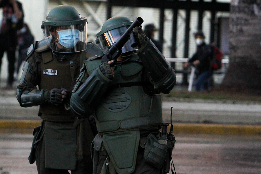 Carabineros con equipamiento de protección antidisturbios. Foto: Publimetro
