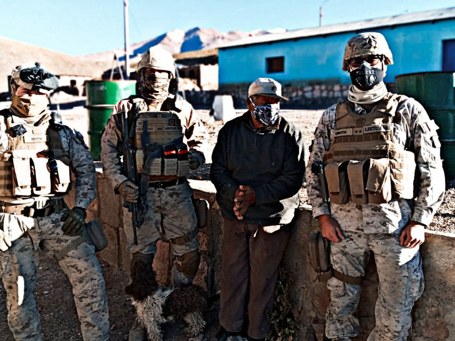Los militares han debido desplegarse en todo el país, arriesgando ser contagiados. Foto: Ejército de Chile
