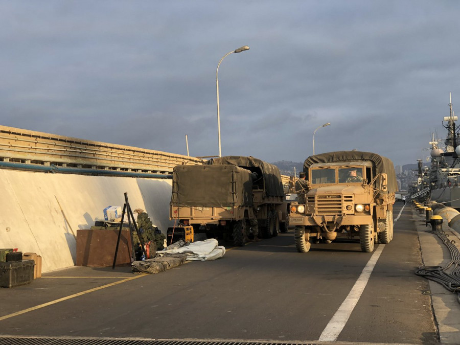 Los camiones de Kia Trucks son el principal medio de transporte de personal y carga del CIM. Foto: Armada de Chile