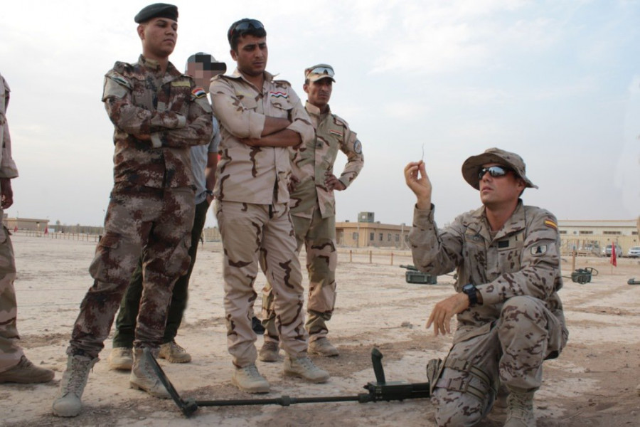 Adiestramiento de militares iraquíes en la Base Gran Capitán en Besmayah. Foto: Emad