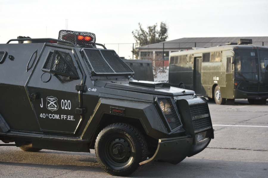 Vehículos de control de orden público de Carabineros de Chile. Foto: Intendencia Metropolitana