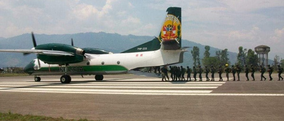 Personal de la PNP en práctica reciente de paracaidismo, desde un AN-32B. Foto: PNP