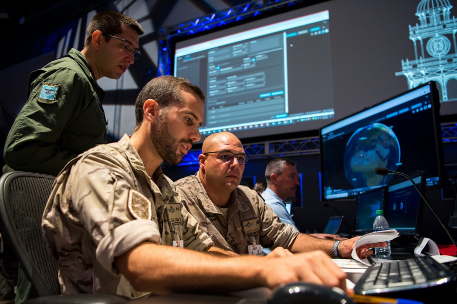 Personal del Centro Operaciones y Vigilancia Espacial. Foto: Ejército del Aire