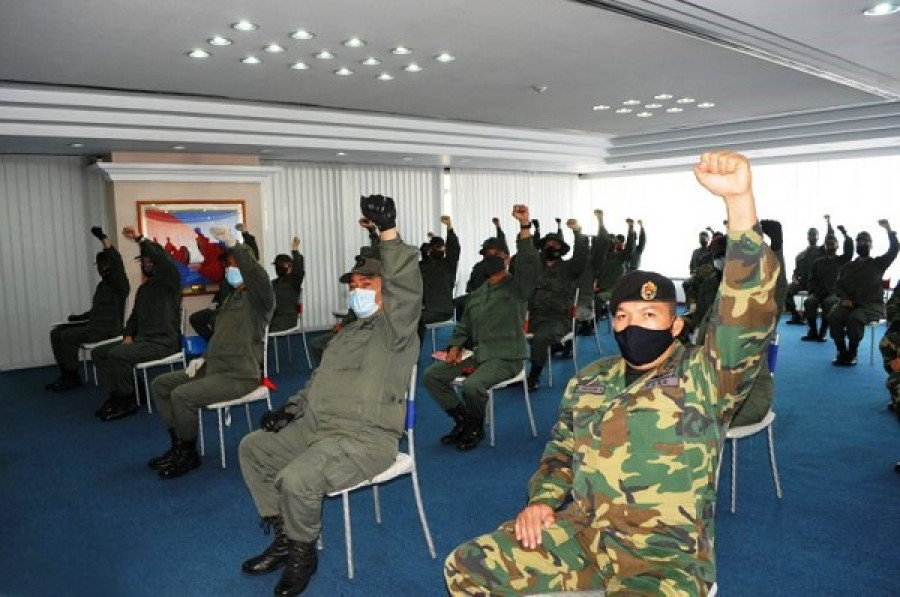 Participantes del taller sobre el uso y manejo de las redes sociales. Foto: Ejercito de Venezuela