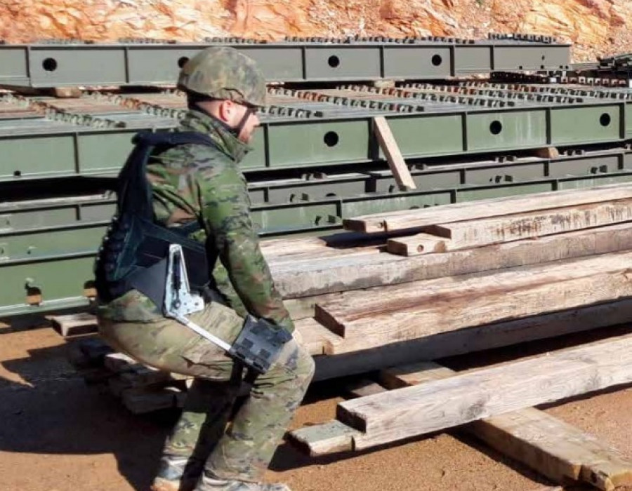 Ingenieros del Ejército realizan actividades con los exoesqueletos de Gogoa. Foto: Ejército de Tierra