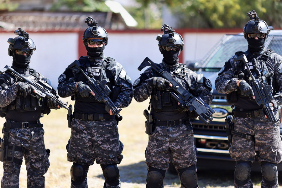 Especialistas del Grupo de Respuesta Inmediata de la Armada de Chile. Foto: Ministerio del Interior y Seguridad Pública