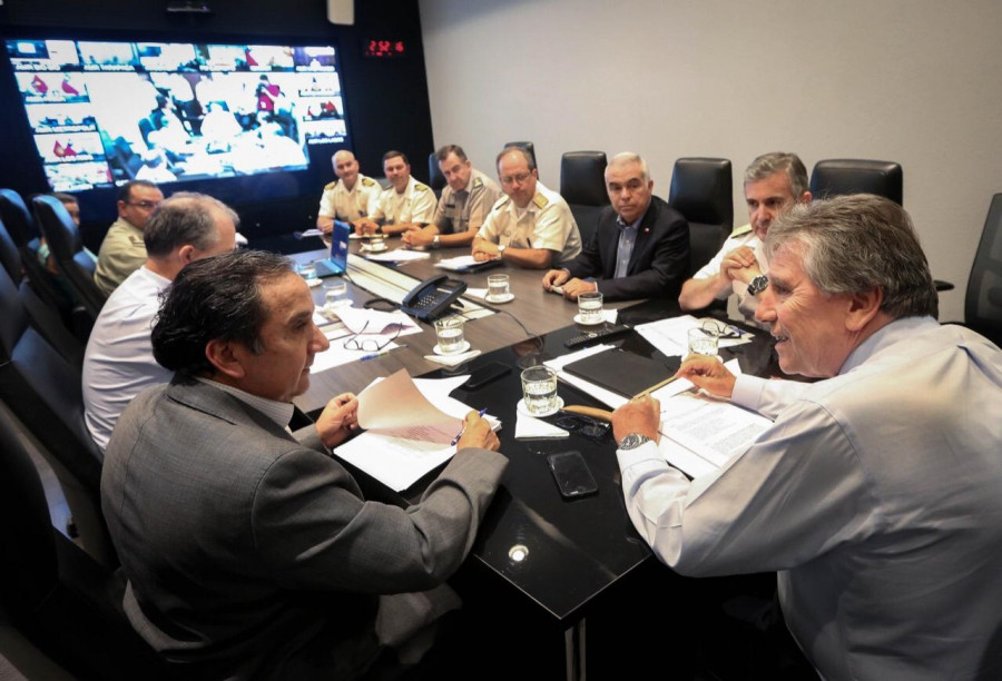 El ministro Espina encabeza la mesa de trabajo de coordinación para el plebiscito. Foto: Ministerio de Defensa