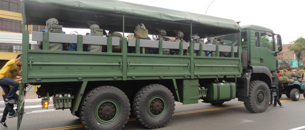 Camión portatropa MAN 6x6 del Ejército del Perú. Foto: Peter Watson  Infodefensa.com