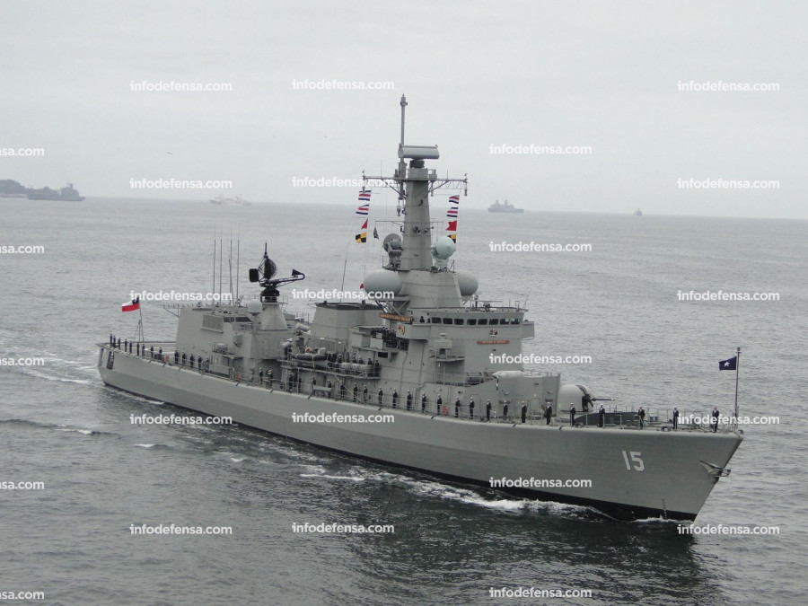 La fragata Blanco en la Revista Internacional que conmemoró el bicentenario de la Armada de Chile. Foto: Nicolás GarcíaInfodefensa.com
