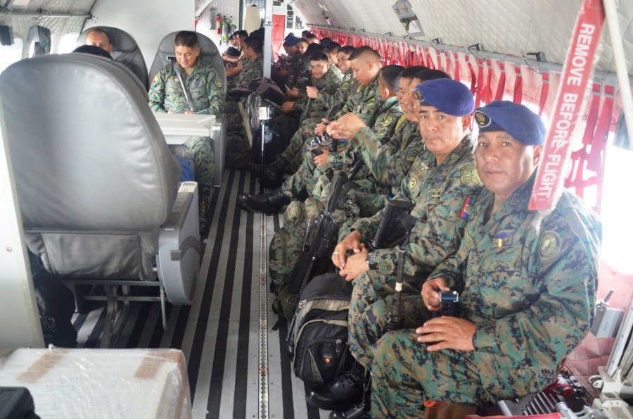 Democracia Inmunidad Comprometido El Ejército de Ecuador refuerza la frontera con Colombia