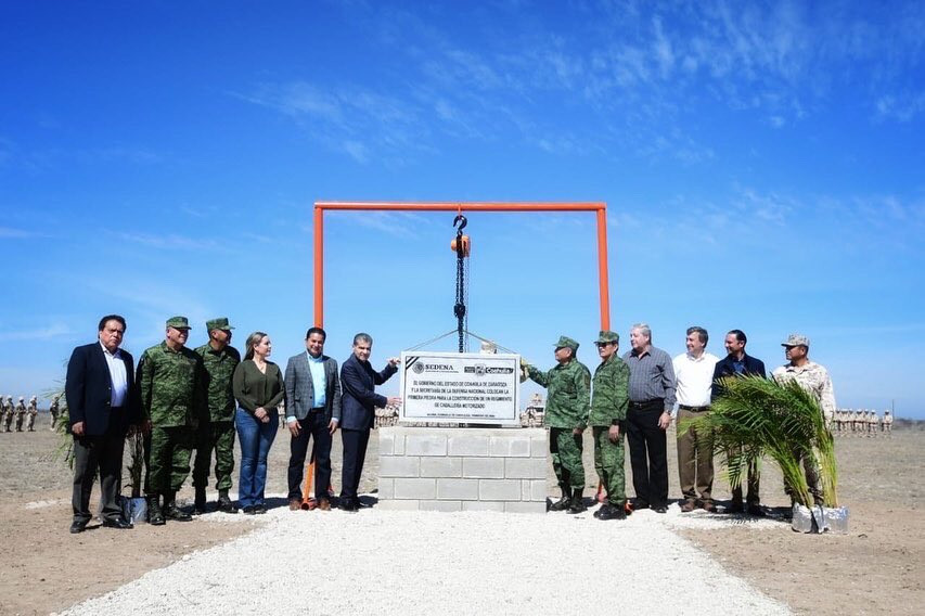 Colocación de la primera piedra del Regimiento