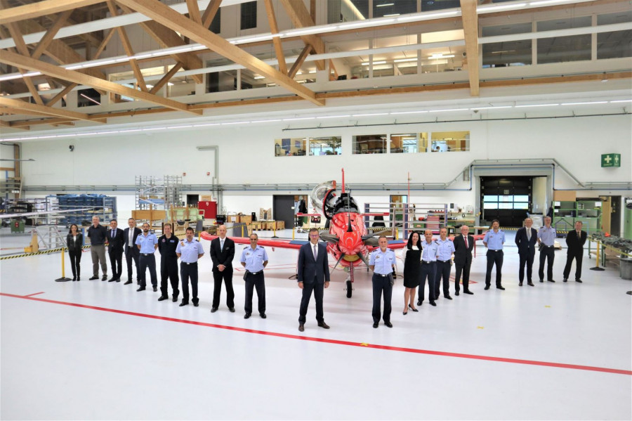 Visita de una delegación española a las instalaciones de Pilatus en Suiza. Foto: MDE