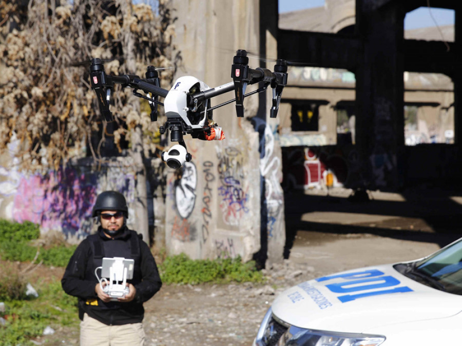 La PDI utiliza drones para combatir el microtráfico en zonas urbanas. Foto: PDI