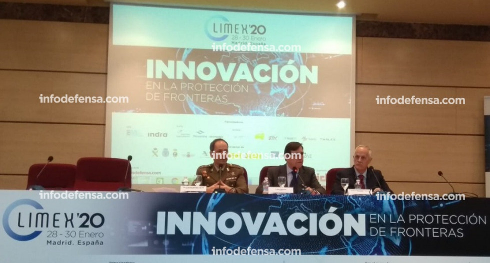 Tcol. Santiago Almajano Espol, Ángel Macho y Gral. Alberto Corres en la inauguración de LIMEX 2020. Foto: Marta Blanco.