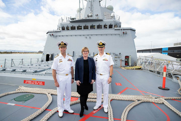 La ministra australiana de Defensa, Linda Reynolds, en la fragata Sydney. Foto: Ministerio de Defensa de Australia