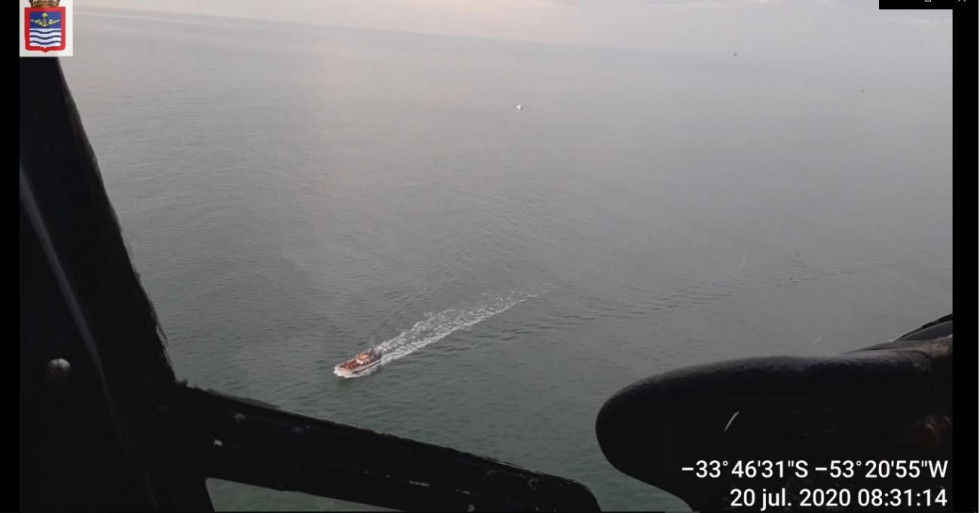 Pesqueros brasileños en infracción. Foto: Armada Nacional del Uruguay