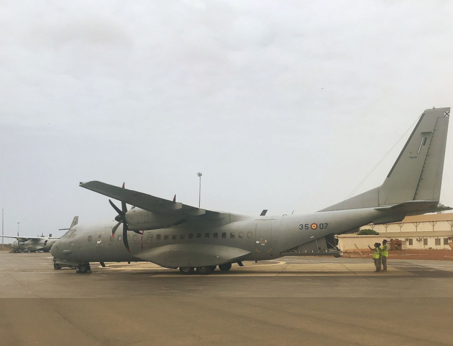 Los dos aviones de transporte C-295 en Senegal. Foto: Emad