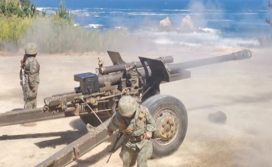 Disparo de pieza M-10133 de 105 mm. Foto: Ejército de Chile