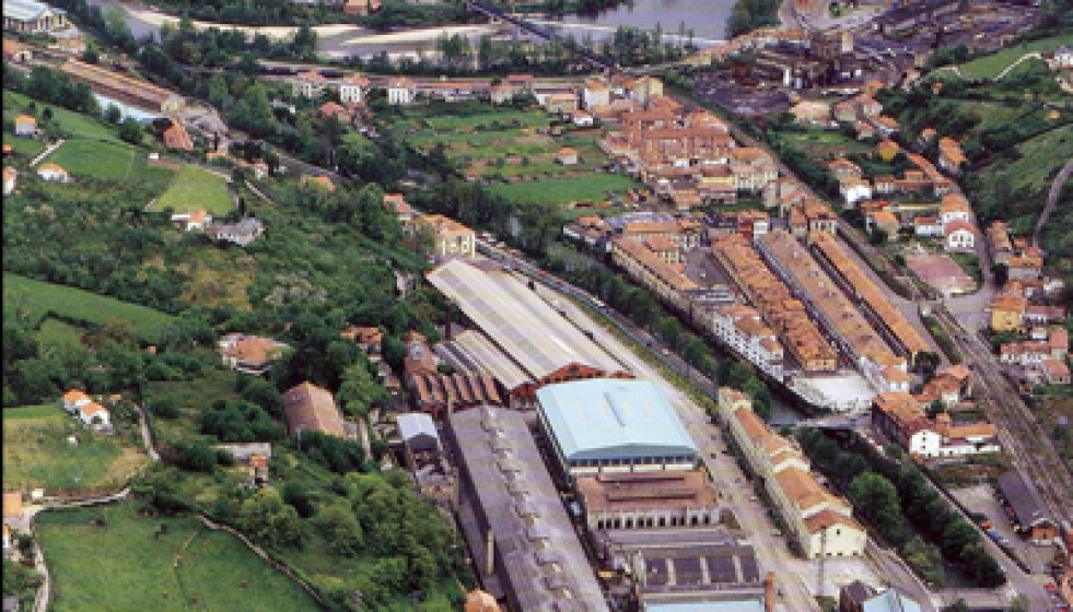 Vista aérea de la planta de Santa Bárbara Sistemas en Trubia