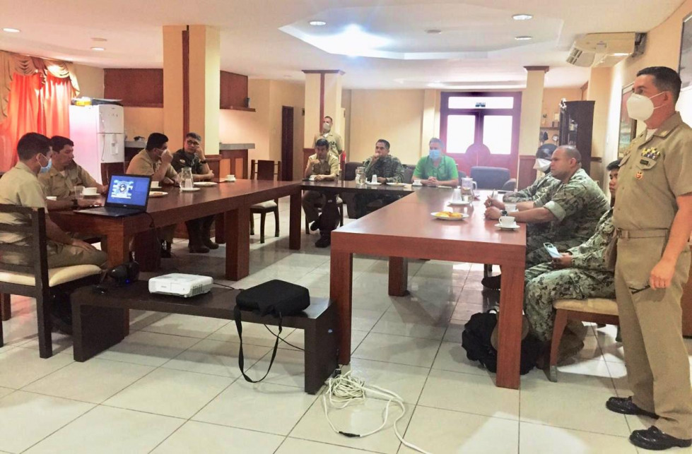 Reunión entre el personal de la US Navy y la Armada Ecuatoriana. Foto: Armada Ecuatoriana