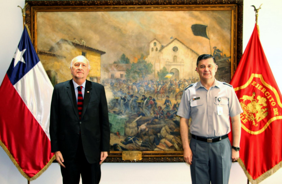 Prokurica conoció en la reunión los roles, capacidades y retos de la institución. Foto: Ministerio de Defensa de Chile