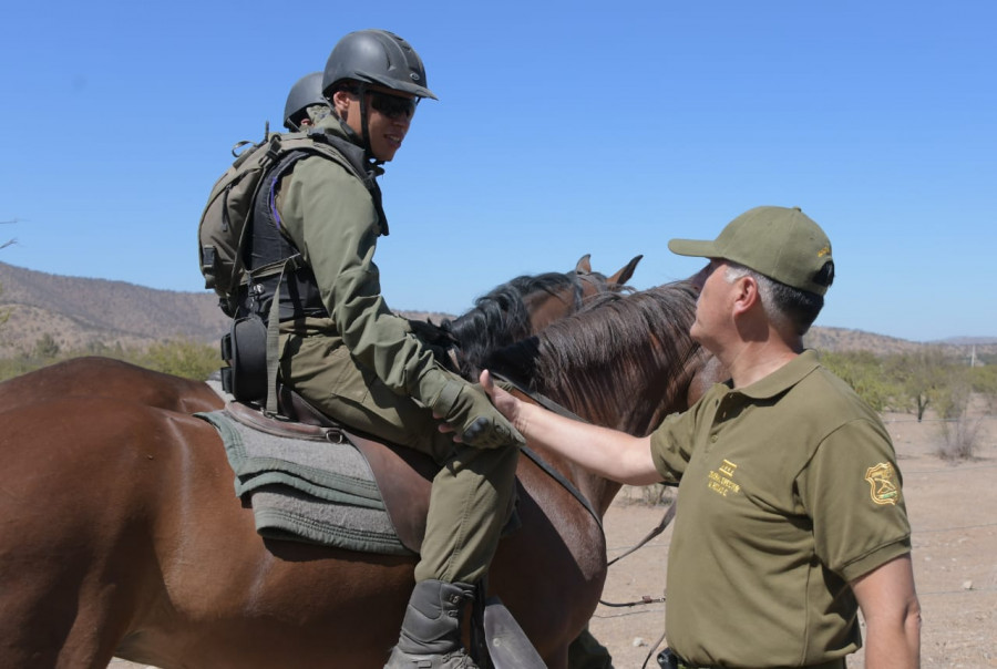 El general director de Carabineros revista el período de inducción policial. Foto: Carabineros de Chile