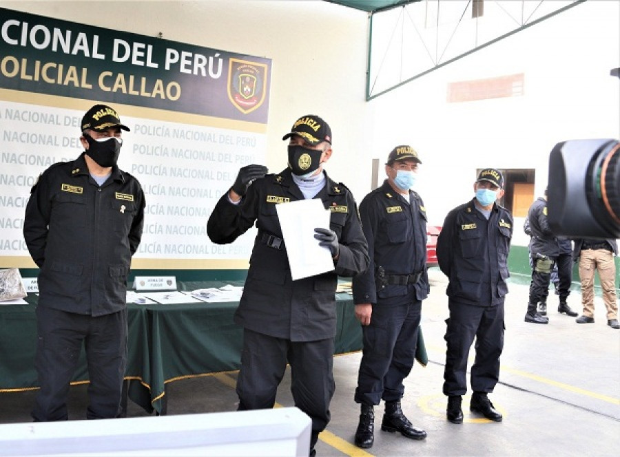 El comandante general PNP, general Héctor Loayza, y oficiales de alto mando con mascarillas. Foto: Policía Nacional del Perú