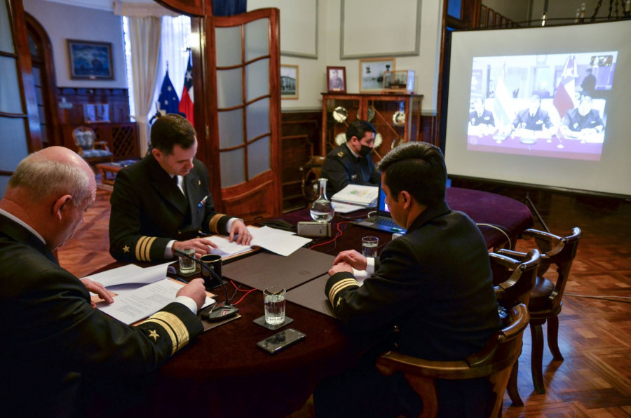 La reunión se efectuó por videoconferencia debido a la emergencia sanitaria del Covid-19. Foto: Víctor Silva Armada de Chile.