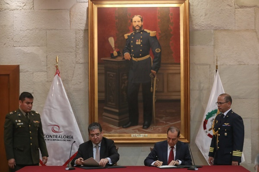 Acti de la firma del convenio marco entre el Ministerio de Defensa y la Contraloría General. Foto: Ministerio de Defensa del Perú.