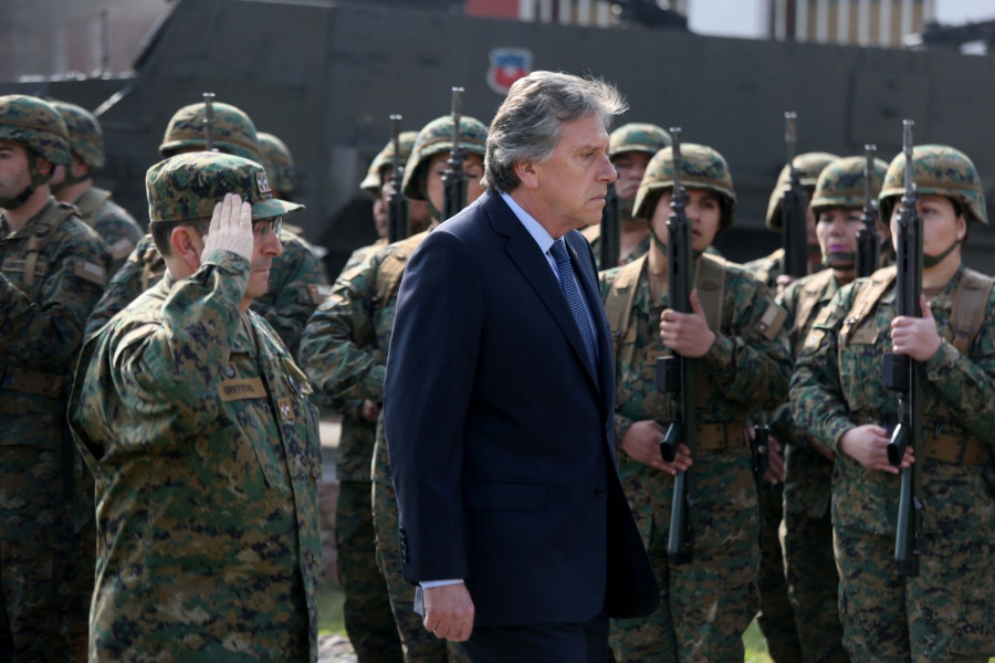 El ministro de Defensa de Chile, Alberto Espina, en la ceremonia del Día del Reservista del 2018. Foto: Ministerio de Defensa