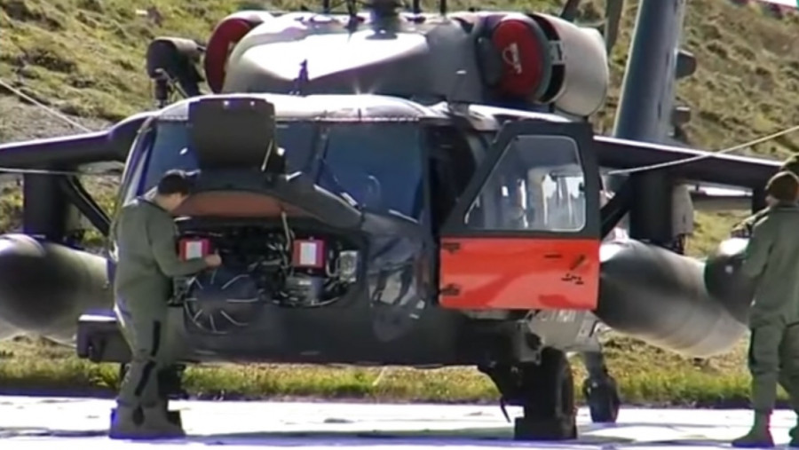 Dos MH-60M Black Hawk de la FACh están operando desde la base aérea Chabunco en Punta Arenas. Foto: Mega
