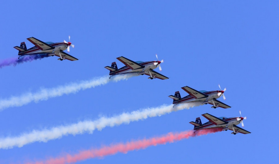 Paso de los cuatro aviones Extra 300L en formación. Foto: Guillermo SánchezFGMedia