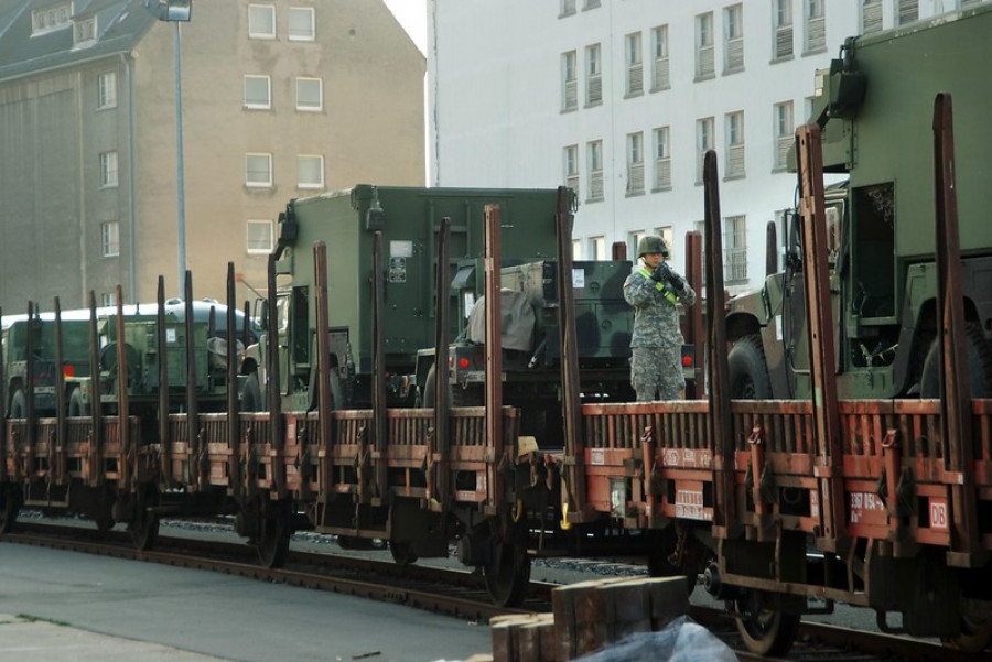 Movimiento de material militar estadounidense en Alemania. Foto: Martin Greeson  US Army