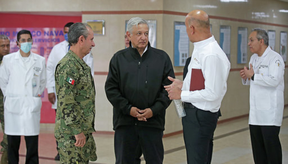 El presidente López Obrador visita las instalaciones del Centro Médico Naval. Foto: Secretaría de Marina