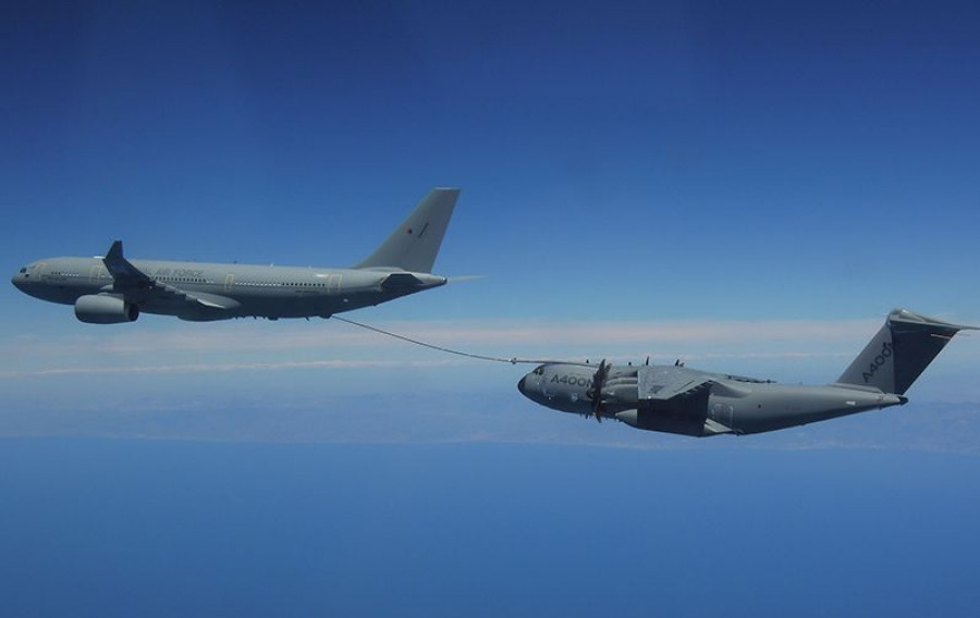 First air to air refuelling of the Airbus A400M from the A330 MRTT