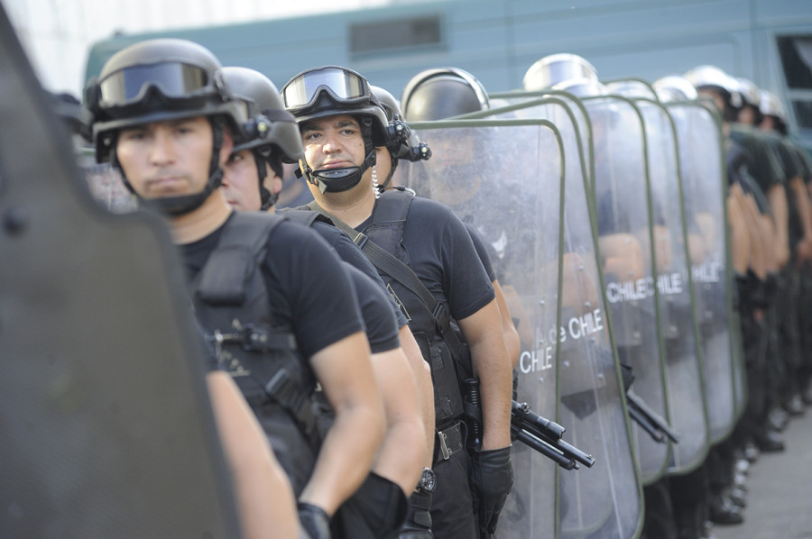 El personal posee una preparación especial para enfrentar conflictos al interior de las cárceles. Foto: Gendarmería de Chile