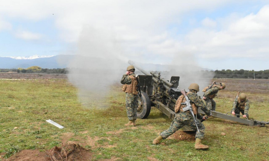 Disparo de pieza M10133 de 105 mm. Foto: Ejército de Chile