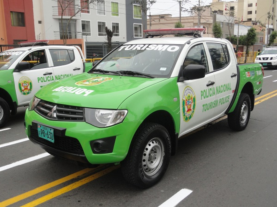 Camioneta de la División de Turismo de la Policía Nacional del Perú. Foto: Peter Watson.