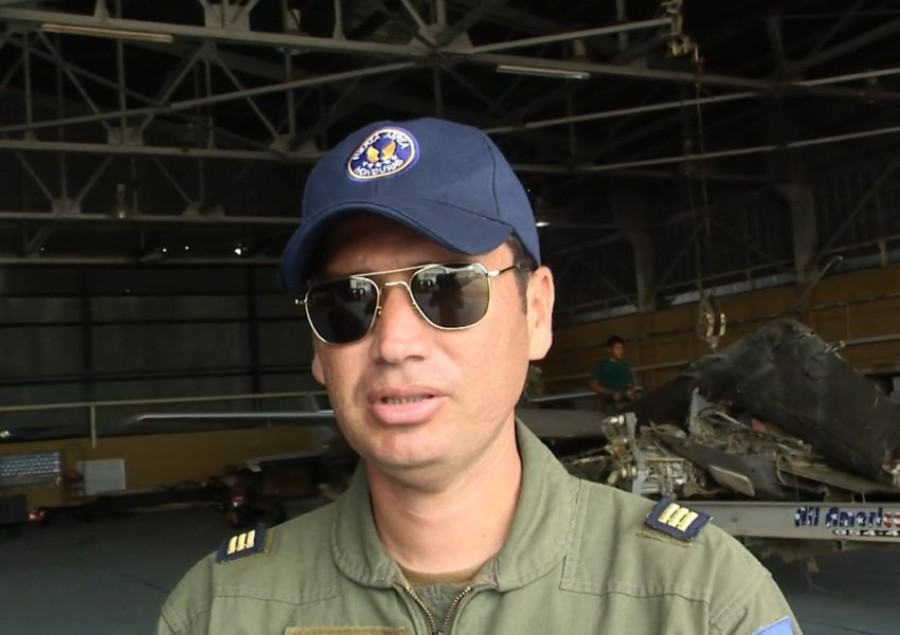 El capitán Gerson Ramos, de la FAH, explicó los detalles de recuperación del helicóptero beliceño. Foto: Fuerza Aérea Hondureña