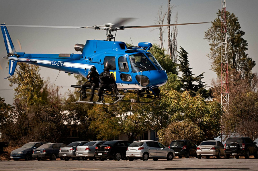 La institución posee tres helicópteros AS350 B3 en su flota aérea. Foto: PDI