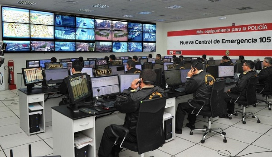 Central de Emergencias 105, parte de la red de comunicaciones de la PNP. Foto: Policía Nacional del Perú.