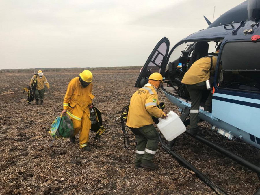 Airbus H145 transporta brigadistas en área de incendios. Foto: PFA
