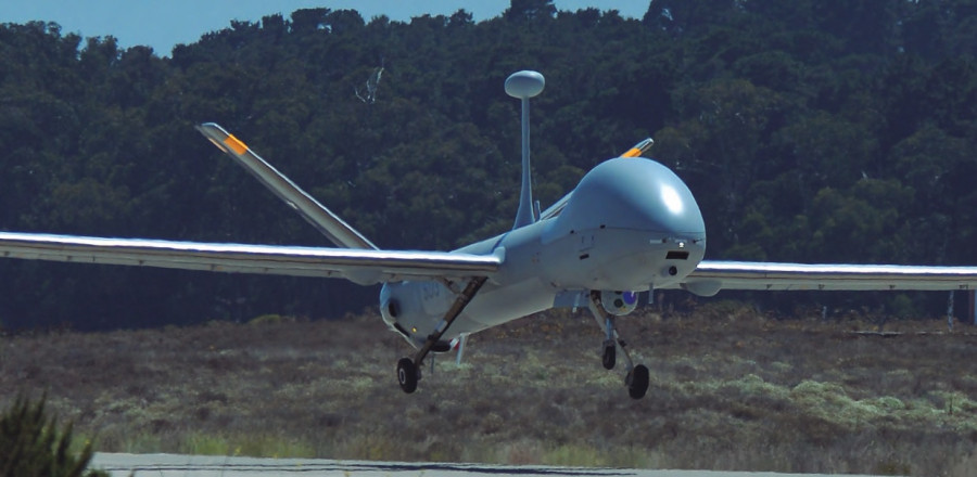 El RPAS Elbit Systems Hermes Q900 despega desde la base aérea Quintero. Foto: FACh